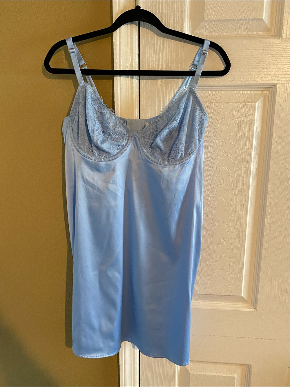 Women’s Auden baby blue lace cup slip dress